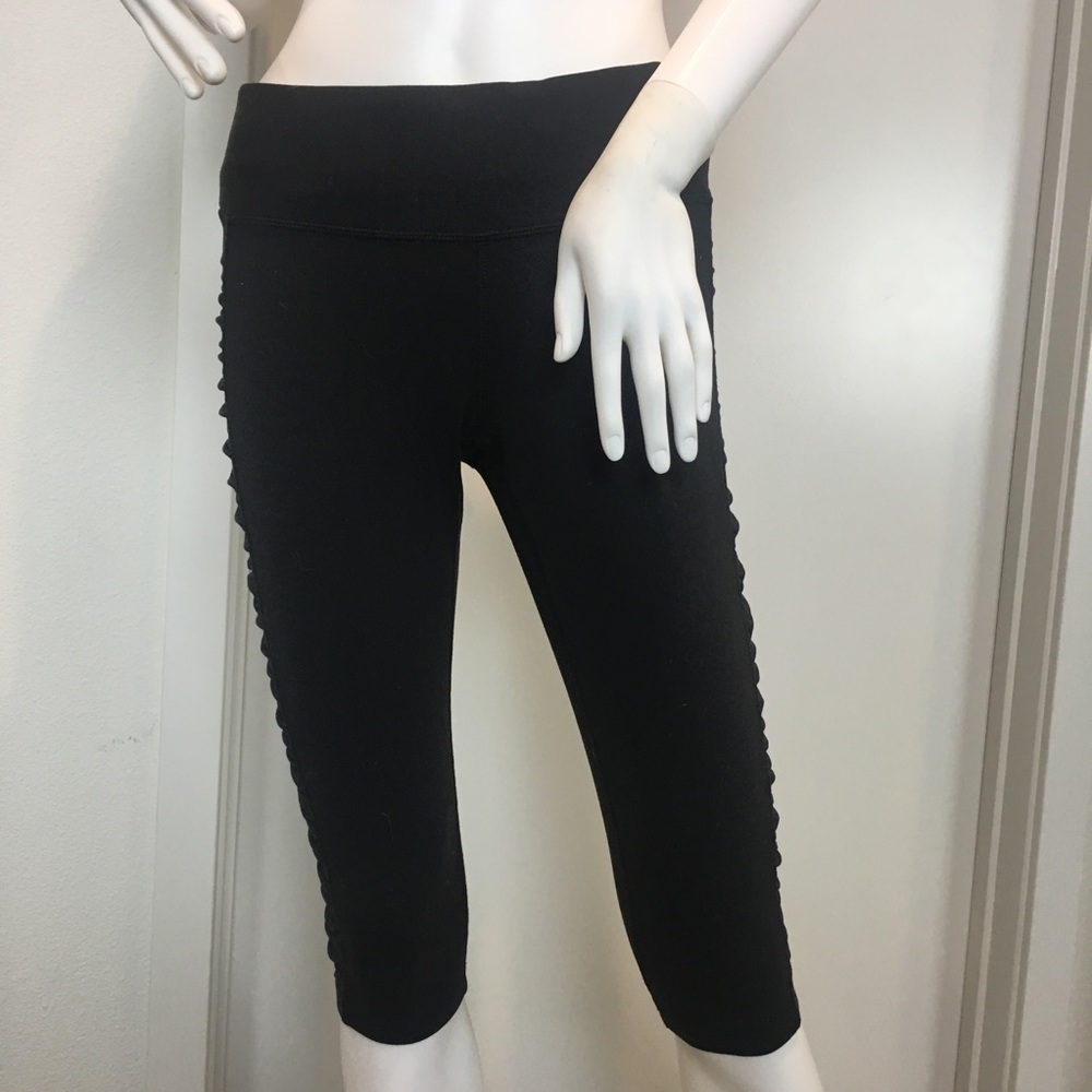 Lucy cropped exercise leggings